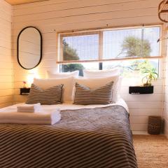 Boho Hill Apartment - Great Barrier Island Escape