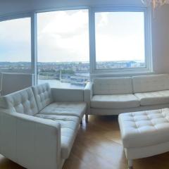 Luxury 8th Floor Apartment with Stunning Views