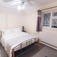 1 Bedroom Apartment close to Slough Train Station