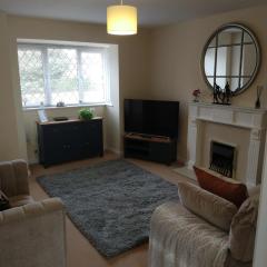Sunningdale homely detached family/contractor 3 bed house