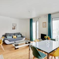 Chic apart with parking near Paris