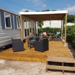 Frejus tout confort, maxi 420 m des piscines, climatisation,plus ventilation toutes les chambres, linge de lit et de toilette , coffre fort, lavé vaisselle machine à laver grande terrasse couverte velos et wifi possible