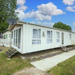 Modern 6 Berth Caravan At Highfield Grange In Essex Ref 26609p