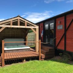 Luxury Railway carriage with own private hot tub