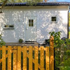 Beautiful Home In Gotlands Tofta With Kitchen