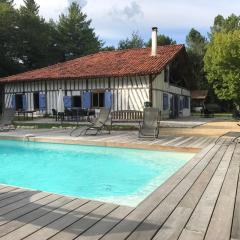 Gîte landais de Capdebos avec piscine et spa 15 personnes