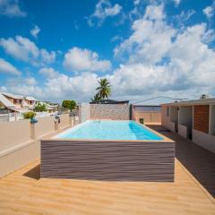 Evasion en plein cœur de la ville T3 Jacuzzis Sauna et piscine au centre de Port-Louis