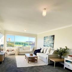 Beautiful 4-bedroom original beach cottage in Port Kembla