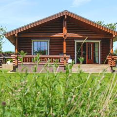 Bunnahahbain - Two Bedroom Luxury Log Cabin with Private Hot Tub
