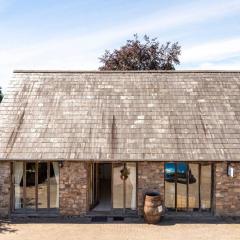 Beech Cottage, spacious rural retreat