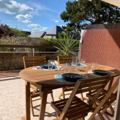 Trouville, appartement rénové avec grande terrasse au calme