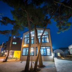 Gangneung Haesolnaeeum Pension