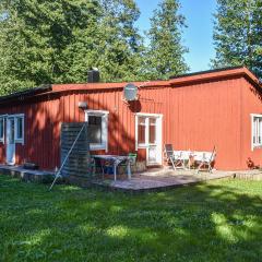 Cozy Home In Gärsnäs With Wifi