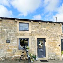 SaltPot Cottage, Cowling- A Unique Yorkshire Home Stay