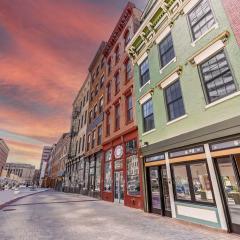 Spacious 2 bed 2 bath Downtown OTR condo minutes walk to the Reds Bengals stadium & more!