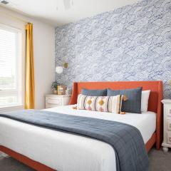 NEW HAPPY TRAIL 2BR CONDO CLOSE TO DOWNTOWN