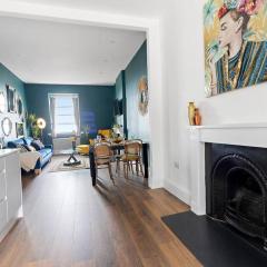 Modern 1 Bed Apartment, Sea Views, free parking, wifi, netflix