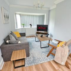 Cosy 3 bed with Parking- Family and Contractors