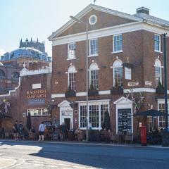 24 Catharine Street Hotel