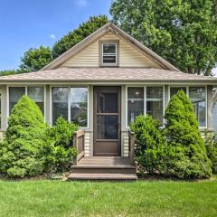 Grandmas Cottage with Sunroom Walk to Beach