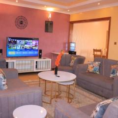 The Glamour Houses: Luxury 2 bedroom with Patio.
