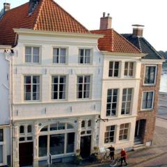 Hotel de Vischpoorte, hartje Deventer en aan de IJssel