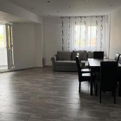 LA CARMEN ! Apartament cu 3 camere !