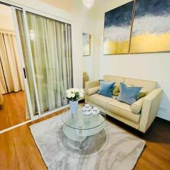 Stylish 1 bedroom condo with pool view and Fast WIFI