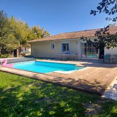 Maison familiale au calme avec piscine securisee