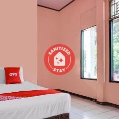 SPOT ON 91797 Mutiara Guest House