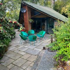 The Shed . A cosy, peaceful, 96% recycled, chalet.