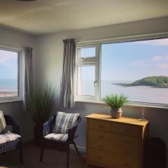 Sea Spirit - Sweeping Sea Views first floor spacious modern apartment in Looe- with FREE parking!