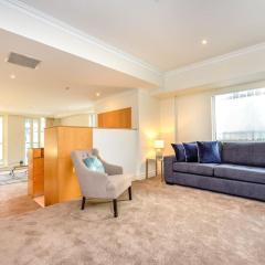 Huge Exec Apartment -Fantastic CBD Location B21001