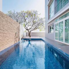 Luxury Pool Villa at Golden Sea Hua Hin