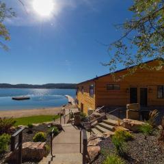 Gorgeous Triplex Unit With Spectacular Lake Views!