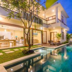 Villa Tepi Sungai 5 Bedroom Villa in the heart of Seminyak Legian