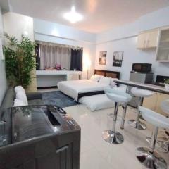 A2J Executive Studio Suite Near Venice Mall BGC