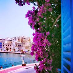 1500 Little Pink House in Kalkara Creek