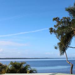 Tuggerah lakefront 4 bed 2 bath home with stunning views