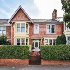Traditional 3-Bed Property in Pontcanna with Parking