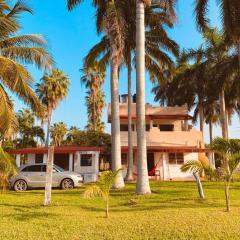 Linda casa En lago 5 min de playa Sueños de Arena