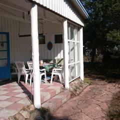 Cozy cottage 250 m from Kämpinge beach