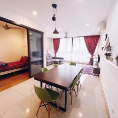 Connected train 3 Bedrooms - ABOVE KLGATEWAY MALL 14