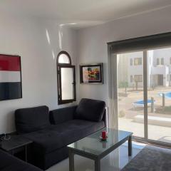 Lovely 1-bedroom apartment with pool view in Diar el Rabwa