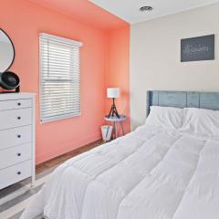 Colorful 6BR Duplex Apt Midtown AC near Boardwalk