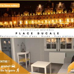 Charleville-Mézières: belle vue Place Ducale