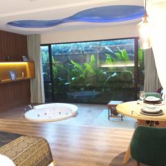 Luxury amazing Jacuzzi suite