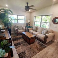 Bali Bungalow - Downtown Cocoa Beach