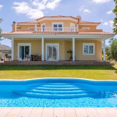 Modern Villa with private pool and mountain views