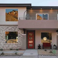 Majestic Zion Cottage with hot tub in Hildale